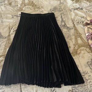 H&M Black A-Line Pleated Skirt